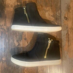 Kenneth Cole Black and Gold Sneakers High-Top Design